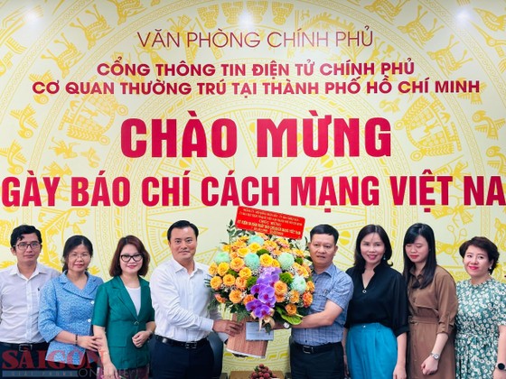 Lãnh đạo TPHCM thăm, chúc mừng các cơ quan báo chí ảnh 4