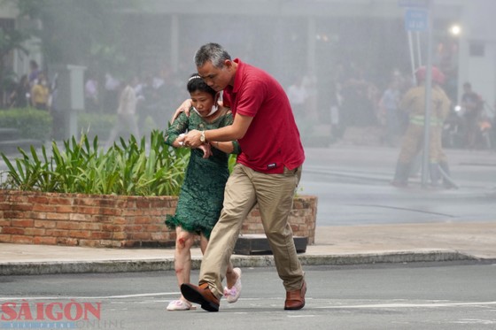 Gần 10.000 người tham gia diễn tập chữa cháy ở tòa nhà Saigon Centre ảnh 15