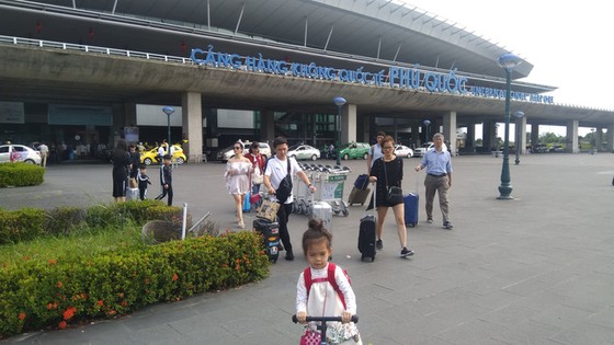 Trong 7 đường bay nội địa được nối lại có 6 đường bay kết nối với Phú Quốc (Kiên Giang)