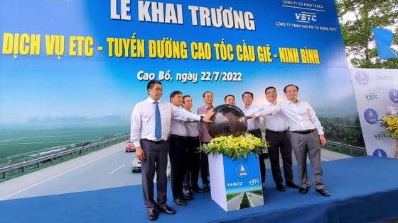Khai trương dịch vụ thu phí tự động không dừng trên cao tốc Cầu Giẽ - Ninh Bình