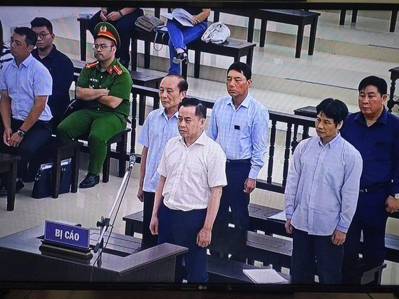 Phó Cục trưởng của Tổng Cục V khai soạn thảo văn bản giúp Vũ "nhôm" thâu tóm công sản ảnh 2 Phó Cục trưởng của Tổng Cục V khai soạn thảo văn bản giúp Vũ "nhôm" thâu tóm công sản ảnh 2