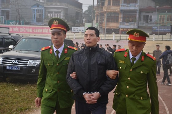 Đang xét xử 9 đối tượng sát hại nữ sinh giao gà ở Điện Biên ảnh 9 Đang xét xử 9 đối tượng sát hại nữ sinh giao gà ở Điện Biên ảnh 9