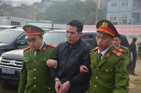 Đang xét xử 9 đối tượng sát hại nữ sinh giao gà ở Điện Biên ảnh 8 Đang xét xử 9 đối tượng sát hại nữ sinh giao gà ở Điện Biên ảnh 8