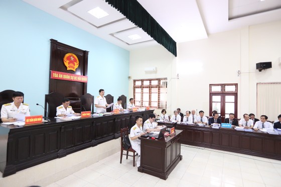 Xét xử cựu Đô đốc, Tư lệnh Quân chủng Hải quân Nguyễn Văn Hiến ảnh 1
