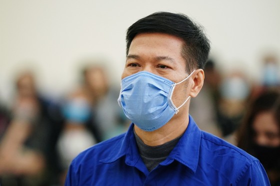 Vụ nâng giá máy xét nghiệm Covid-19: Chủ mưu Nguyễn Nhật Cảm lãnh 10 năm tù giam ảnh 3