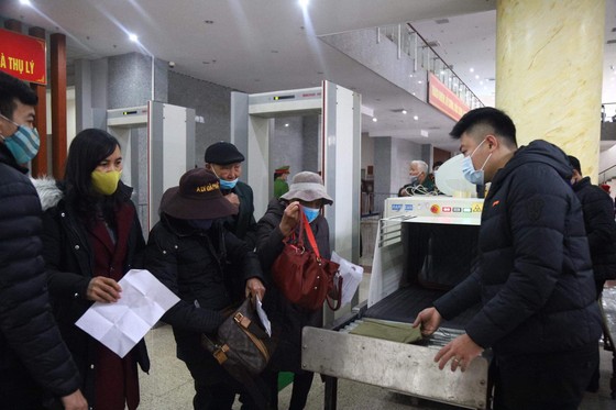 Xét xử vụ án lừa đảo có số lượng bị hại nhiều kỷ lục ảnh 1 Xét xử vụ án lừa đảo có số lượng bị hại nhiều kỷ lục ảnh 1