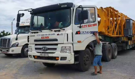 Phát hiện nhiều xe chở quá tải, mất an toàn giao thông ảnh 1 Phát hiện nhiều xe chở quá tải, mất an toàn giao thông ảnh 1