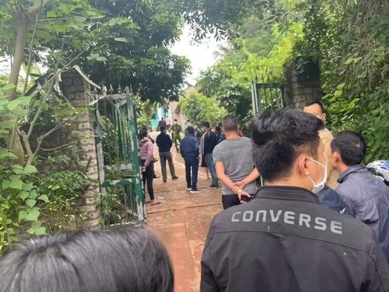 Công an truy tìm kẻ sát hại cha mẹ đẻ và em gái ảnh 1 Công an truy tìm kẻ sát hại cha mẹ đẻ và em gái ảnh 1