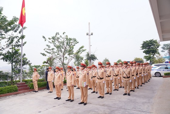 Cảnh sát giao thông ra quân đợt cao điểm Tết Dương lịch, Tết Nguyên đán ảnh 1 Cảnh sát giao thông ra quân đợt cao điểm Tết Dương lịch, Tết Nguyên đán ảnh 1