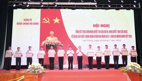 Quân chủng Hải quân tổng kết 2 nghị quyết về nâng cao chất lượng huấn luyện ảnh 2