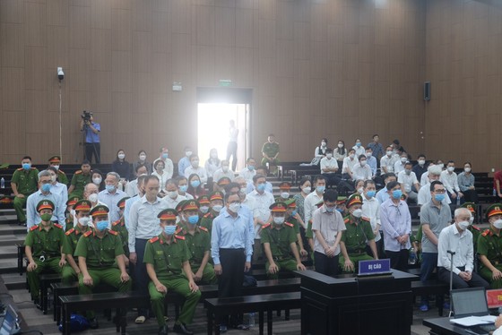Viện Kiểm sát bác bỏ nhiều quan điểm bào chữa của luật sư trong vụ “bán rẻ” đất vàng ở Bình Dương ảnh 2
