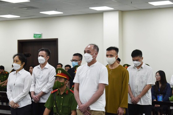 Giúp Giám đốc Bệnh viện TP Thủ Đức “chạy án“: Cựu cán bộ Bộ Công an thừa nhận hành vi, bày tỏ hối hận ảnh 1