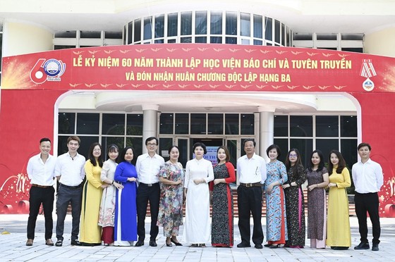 Mô hình đào tạo báo chí hướng tới kỷ nguyên số ảnh 1