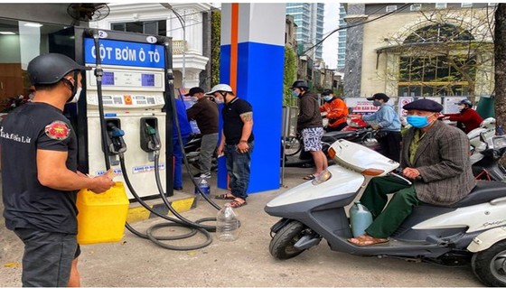 Cảnh báo không nên tích trữ xăng, dầu trong nhà ảnh 1