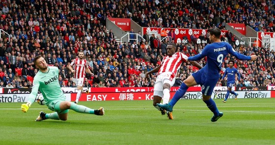 Morata – vẫn còn... chân trái anh nha! ảnh 2