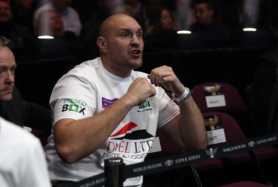 Tyson Fury hào hứng xem 1 trận quyền Anh gần đây trên đất Anh