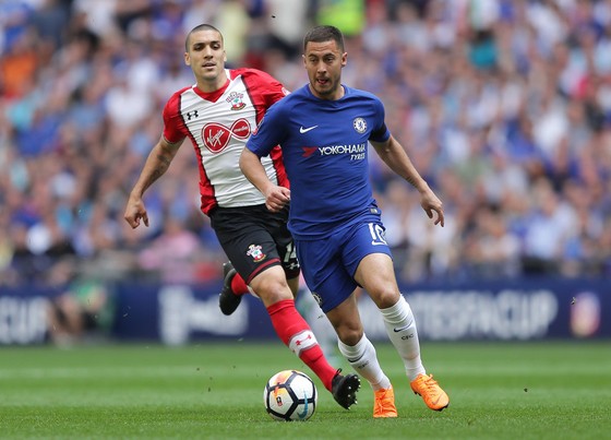 Cú chạm của Hazard, pha đảo của Giroud, đường tạt của Cesar và cái đầu của Morata ảnh 1