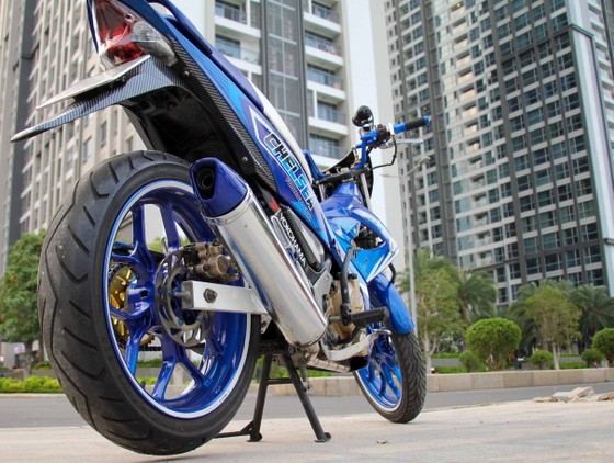 Xe Raider 150 độ tem theo phong cách Chelsea ảnh 11