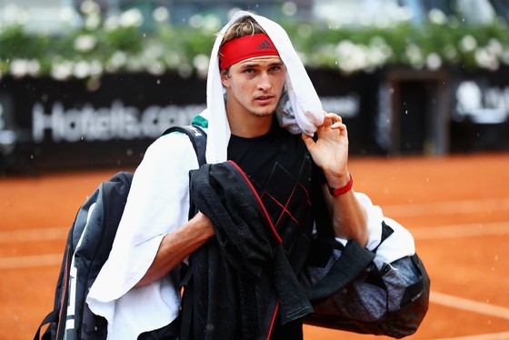 Rome Masters 2018: Nhờ bản lĩnh và… ông trời, Nadal giành “cú ăn 8” ảnh 1