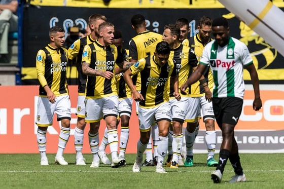 Niềm vui chiến thắng của các cầu thủ Vitesse