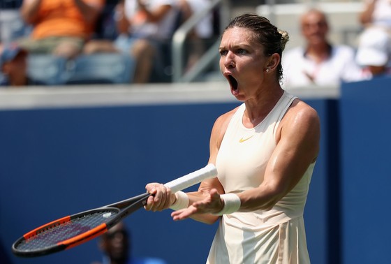 US Open 2018: Thua muối mặt, Nữ hoàng vẫn cố tươi cười ảnh 1