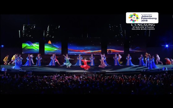 Lễ bế mạc Asiad 2018: Ngập tràn sắc màu về một châu Á đoàn kết và thống nhất ảnh 9
