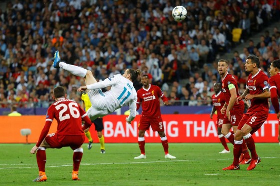 Ronaldo, Messi, Bale và Salah góp mặt trong 10 bàn thắng đẹp nhất 2018 ảnh 2