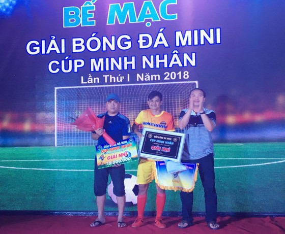 Vắng Vua phủi Capdervilar, Phước Lộc FC vẫn vô địch Cúp Minh Nhân ảnh 1 Vắng Vua phủi Capdervilar, Phước Lộc FC vẫn vô địch Cúp Minh Nhân ảnh 1
