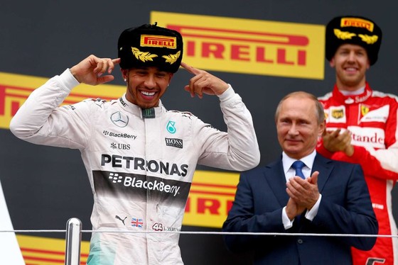 Đua xe F1: Thắng giải ở Sochi, Hamilton vẫn đề xuất… đảo chiều đường đua ảnh 2
