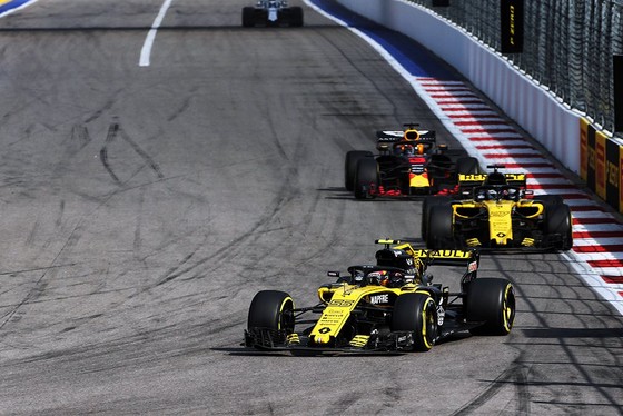 Đua xe F1: Thắng giải ở Sochi, Hamilton vẫn đề xuất… đảo chiều đường đua ảnh 4