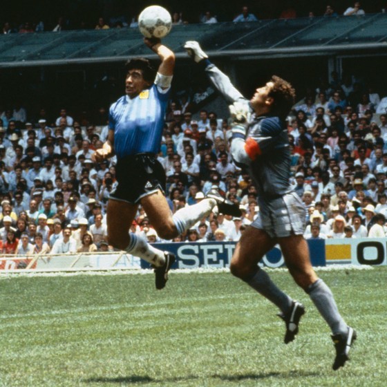 Huyền thoại bóng đá Diego Maradona: Những khoảnh khắc đáng nhớ trong sự nghiệp đầy rẫy sắc màu ảnh 8