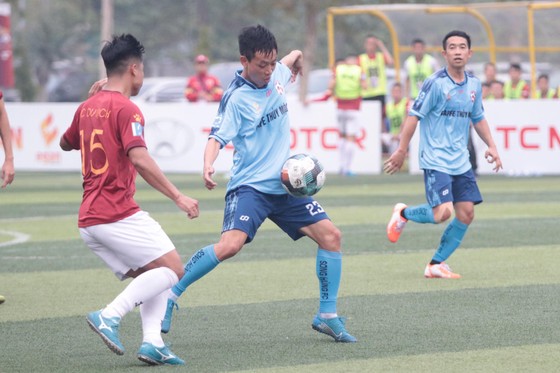 Song Hùng: Ăn cơm tấm Sài Gòn giữa lòng Hà Nội, đại náo sân Hoàng Mai và chinh phục khán giả VPL ảnh 3 Song Hùng: Ăn cơm tấm Sài Gòn giữa lòng Hà Nội, đại náo sân Hoàng Mai và chinh phục khán giả VPL ảnh 3