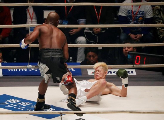Quyền Anh - Đấm gục Nasukawa, Mayweather kiếm 9 triệu USD trong chưa đầy 3 phút ảnh 2