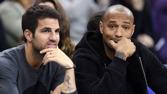 Fabregas gia nhập “biệt đội già gân” để “giải cứu binh nhì” Henry ảnh 3