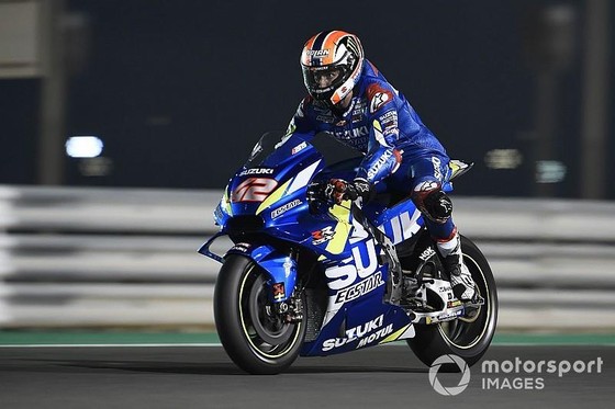 Đua xe mô tô: Rossi lo lắng khi chiếc YZR-M1 của Yamaha chỉ đạt tốc độ 334 km/giờ ảnh 1