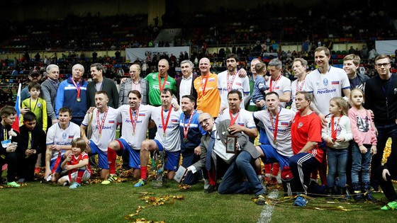 Legends Cup: Nghiền bẹp tuyển Đức 13-4, tuyển Nga vô địch lần thứ 11 liên tiếp ảnh 1