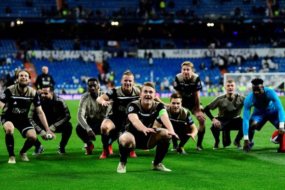 Đánh sập Real Madrid tại Berbaneu: Thủ quân 19 tuổi của Ajax răn đe “Chúng tôi chưa xong việc đâu” ảnh 1