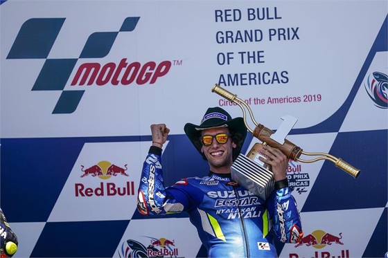 Đua xe mô tô: Marquez đo đường, Honda đại bại, Rins giành chiến thắng đầu tay ảnh 6