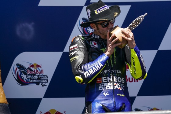 Đua xe mô tô: Marquez đo đường, Honda đại bại, Rins giành chiến thắng đầu tay ảnh 7