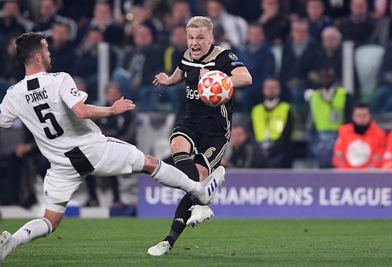 Không thể không yêu vũ điệu Ajax trẻ trung và lãng mạn ảnh 1