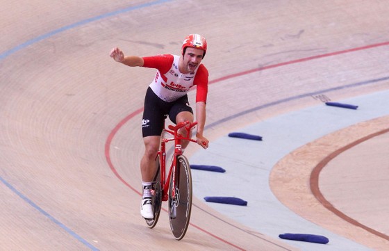 Xe đạp: Đua 55 kilomet trong 1 tiếng đồng hồ, Campenaerts phá kỷ lục của Wiggins ảnh 1