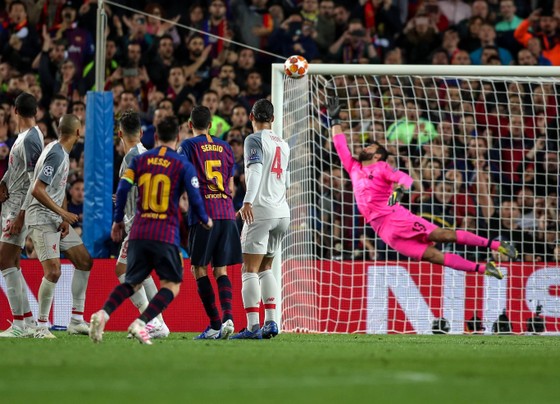 Thế giới trong cơn cuồng Lionel Messi - Balotelli: “Xin đừng so sánh Messi với số 7 của… Juventus” ảnh 4