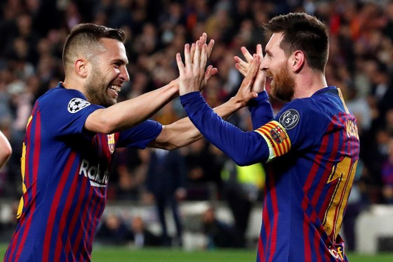 Thế giới trong cơn cuồng Lionel Messi - Balotelli: “Xin đừng so sánh Messi với số 7 của… Juventus” ảnh 2
