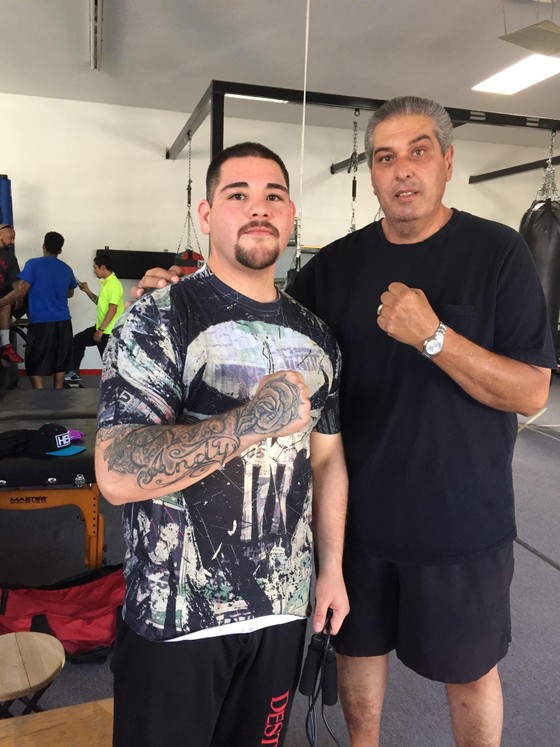 Quyền Anh: Thèm khát địa vị và tiền tài của Canelo, Ruiz muốn nối gót anh, làm nên lịch sử cho Mexic ảnh 1