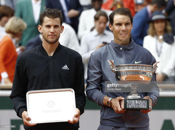 Nadal và Thiem trên bục nhận giải thưởng