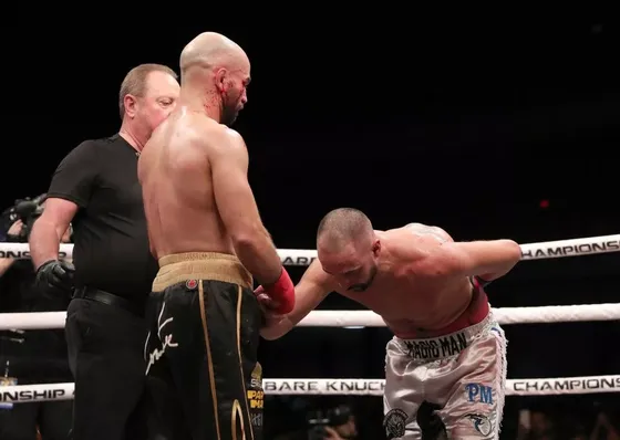 Đấu quyền không găng: Thắng Malignaggi trong “trận đấu hận thù”, Lobov phất cao cờ Nga trên đất Mỹ ảnh 5