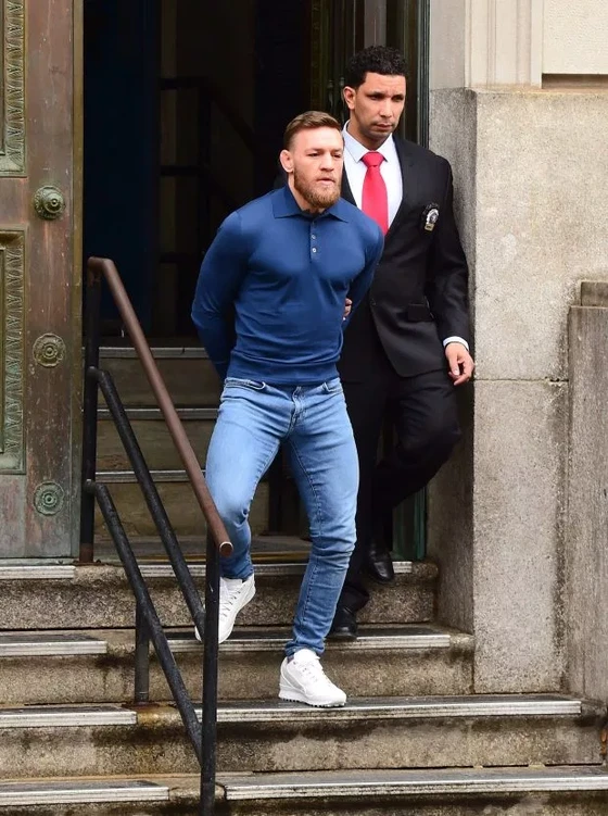 McGregor nhận sai khi đấm người trong quán bar, muốn tái chiến báo thù Khabib ảnh 3