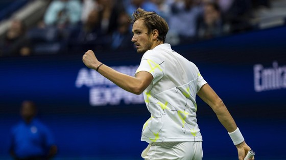 "Kẻ thù nước Mỹ" Medvedev chuẩn bị quyết đấu Nadal