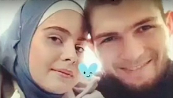 Cô vợ bí ẩn của Khabib Nurmagomedov: Mối tình đầu, ngồi chung bàn học và đám cưới 3.000 khách ảnh 4 Cô vợ bí ẩn của Khabib Nurmagomedov: Mối tình đầu, ngồi chung bàn học và đám cưới 3.000 khách ảnh 4