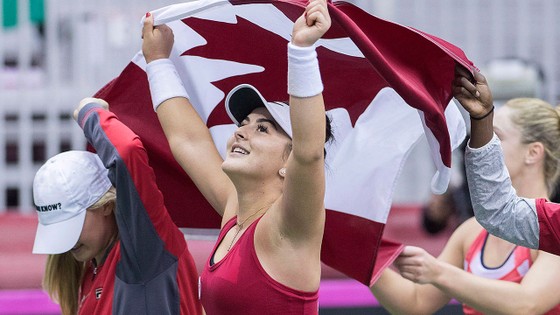 Tương phản giữa 2 mỹ nhân Canada: Công chúa lọ lem Andreescu 23-0, Nữ hoàng Instagram Bouchard 0-13 ảnh 1 Tương phản giữa 2 mỹ nhân Canada: Công chúa lọ lem Andreescu 23-0, Nữ hoàng Instagram Bouchard 0-13 ảnh 1